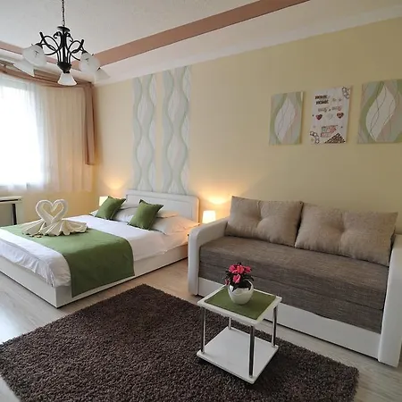 Menta Apartman * Έγκερ