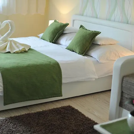 Menta Apartman Lägenhet Eger